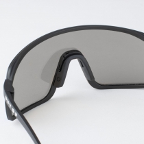 GAFAS DEPORTIVAS OUT OF RAMS LOGO BLANCO LENTE SMOKE